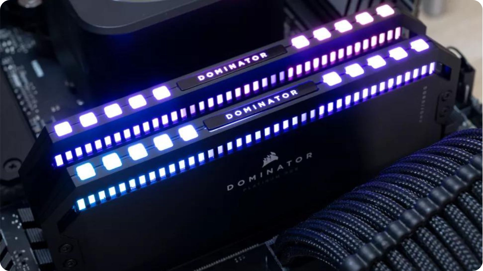 رم کورسیر مدل CORSAIR DOMINATOR PLATINUM RGB 64GB 32GBx2 6400MHz Cl32 DDR5